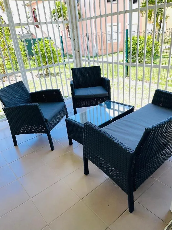 Holiday home La Maison Ti Polwizyen Plage A 3 Mn A Pieds Port-Louis