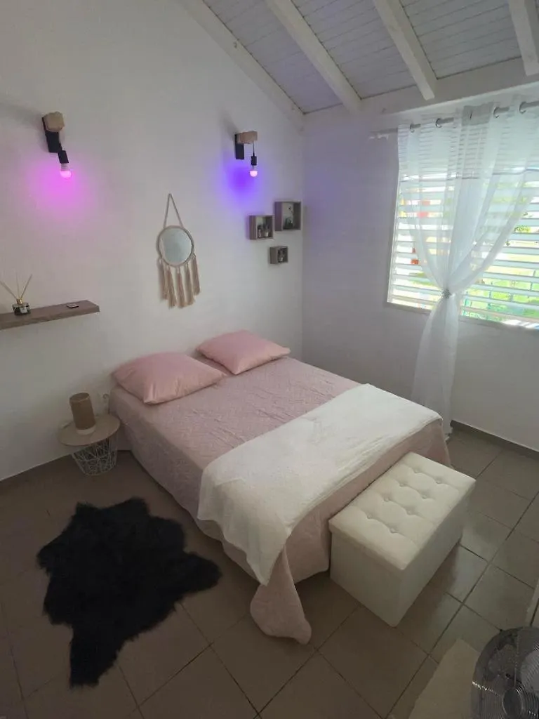 La Maison Ti Polwizyen Plage A 3 Mn A Pieds Port-Louis Guadeloupe